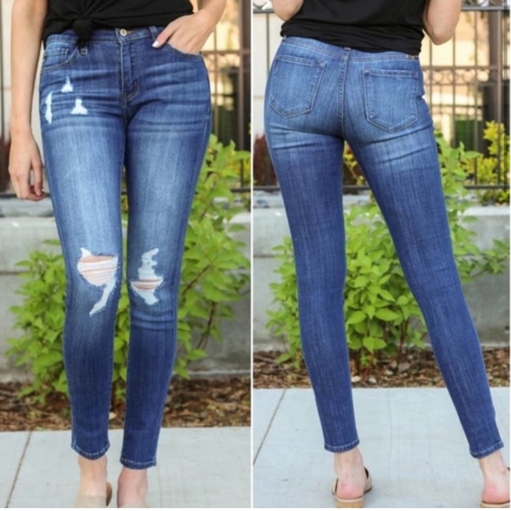 Kancan Mid Rise Skinny Core Collection Distressed Jeans Size 11 / 29